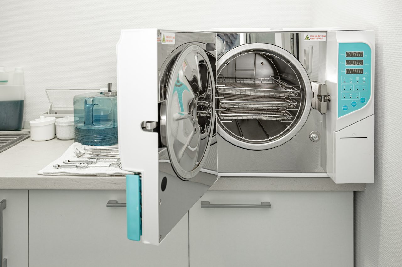 machine-for-sterilizing-medical-equipment-ZHPWPM6-1280x853.jpg