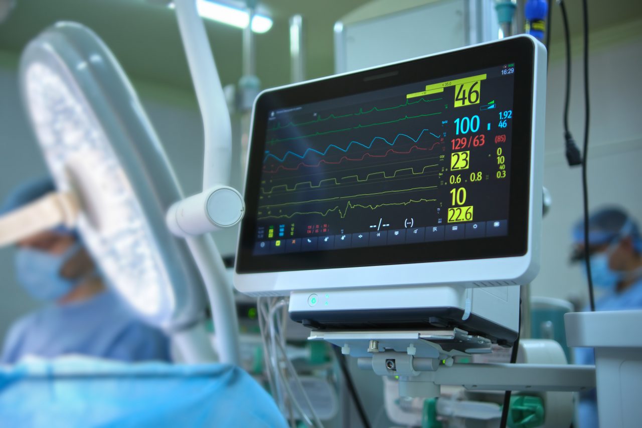 heart-rate-and-patient-control-monitor-in-hospital-2022-09-29-20-42-11-utc-1280x853.jpg