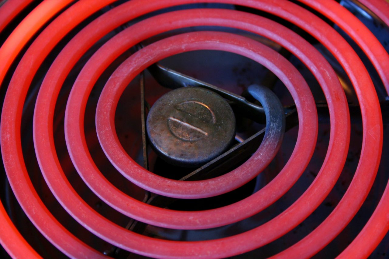 red-hot-electric-stove-coils-2021-04-02-20-10-50-utc-scaled-1280x854.jpg